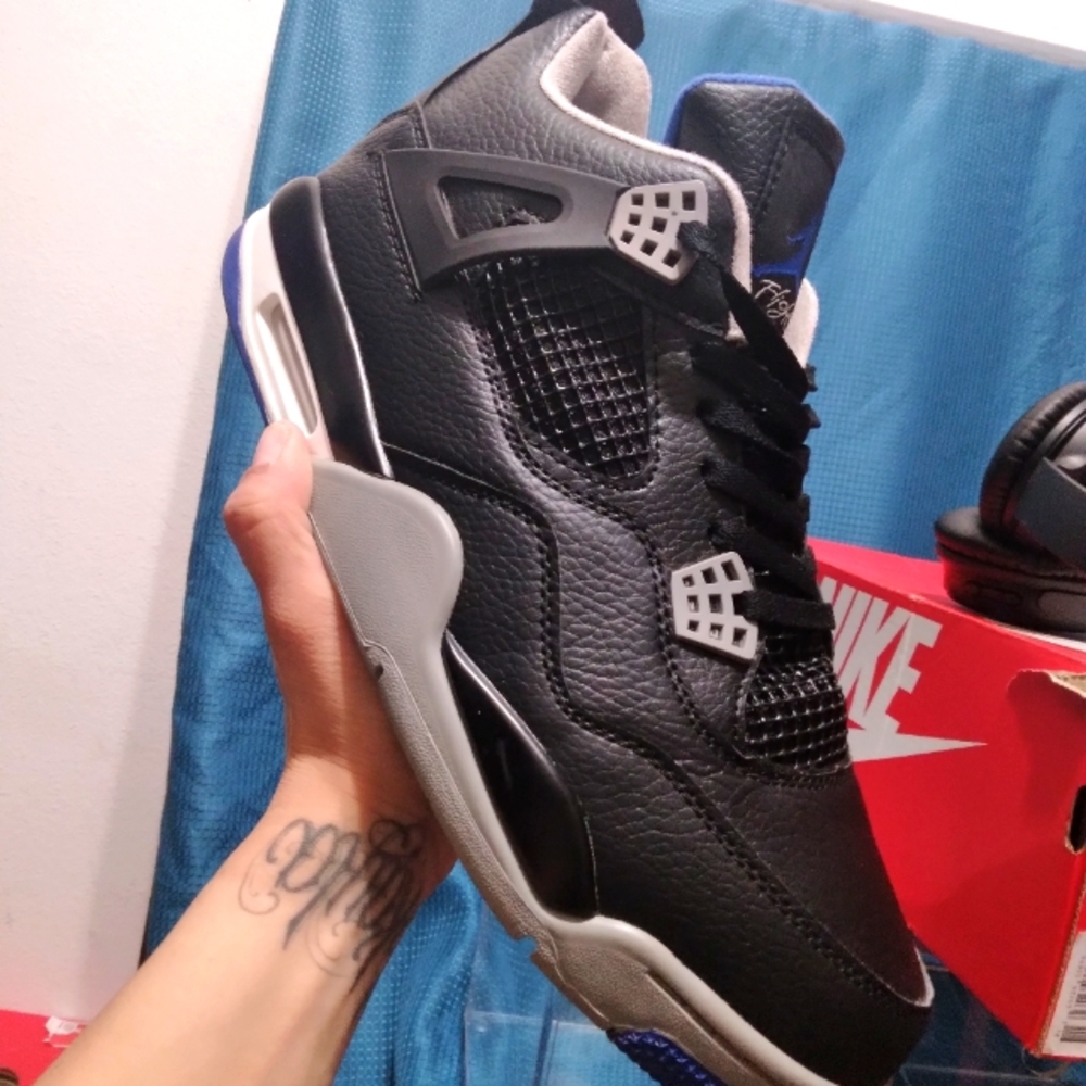 Jordan 4 retro